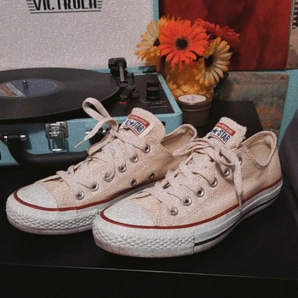 pastel yellow converse